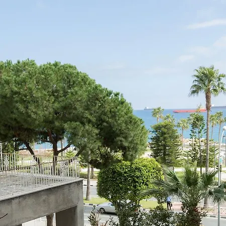 Cristiana Seaview With Shared Facilities Pensjonat Limassol